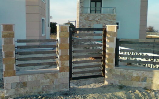 ΜΕΖΟΝΕΤΑ ΣΧΟΛΑΡΙ