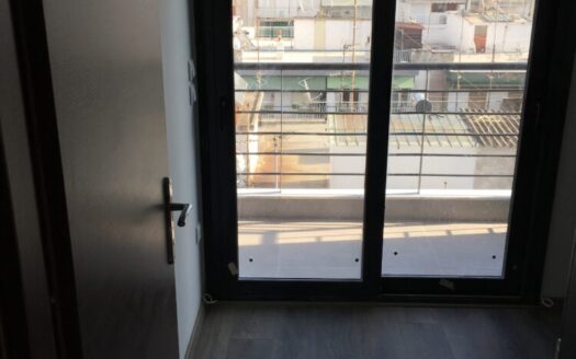 Σύγχρονη Κατοικία Δύο Επιπέδων με Πάρκινγκ & Αποθήκη – Θεσσαλονίκη