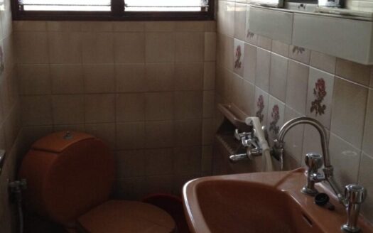 Εξαιρετική Επενδυτική Ευκαιρία στην Ασπροβάλτα – Συγκρότημα 7 Διαμερισμάτων μόλις 150 μ. από τη Θάλασσα